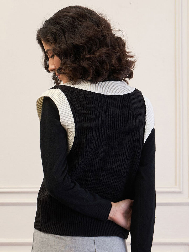 SASSAFRAS Women Crop Sweater Vest