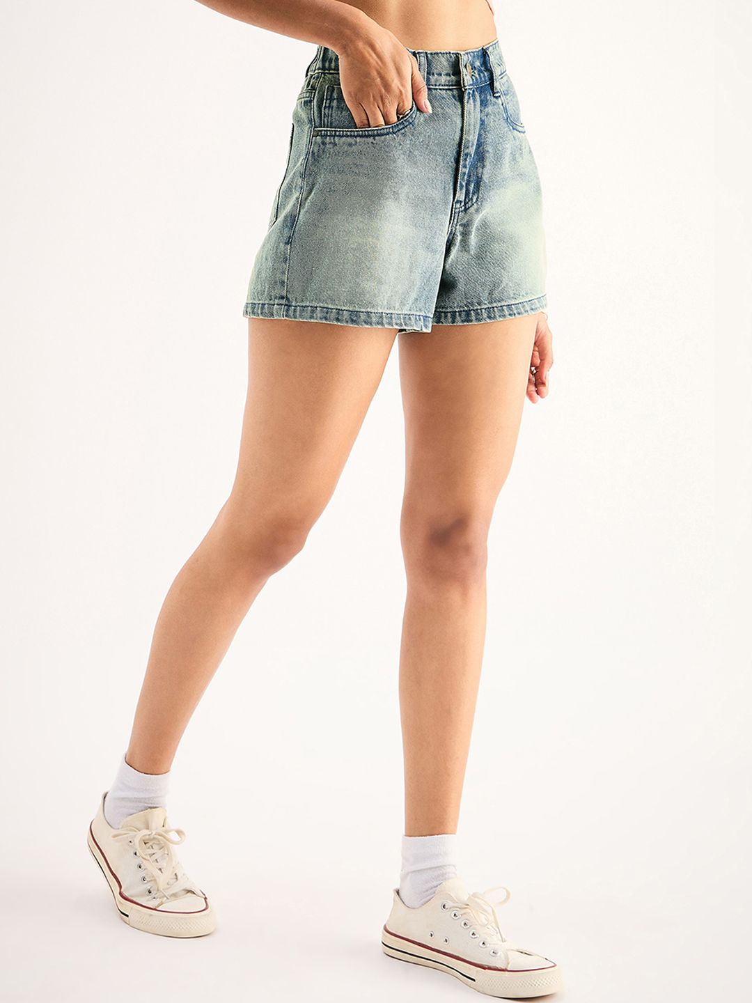 SASSAFRAS BASICS Women vWashed Mid-Rise Pure Cotton Denim Shorts
