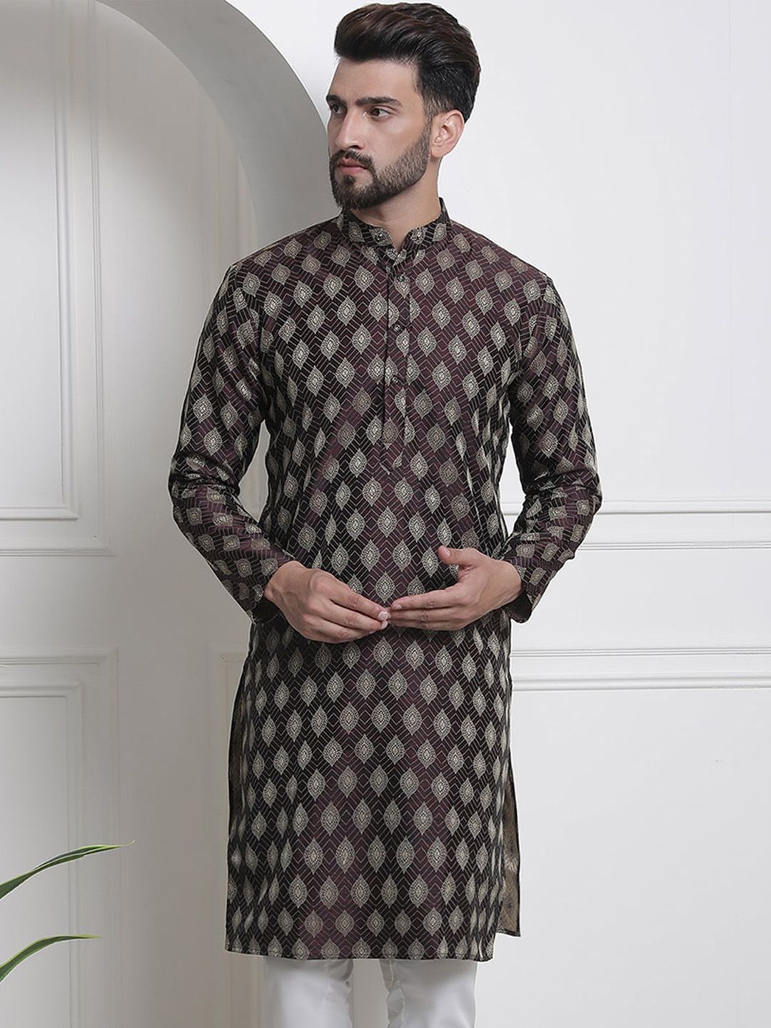 SOJANYA Kolar Mandarin Zari Motif Etnik Kurta