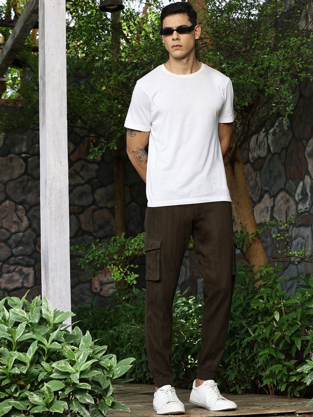 Thomas Scott Men Smart Slim Fit Mid-Rise Easy Wash Cargos Trousers