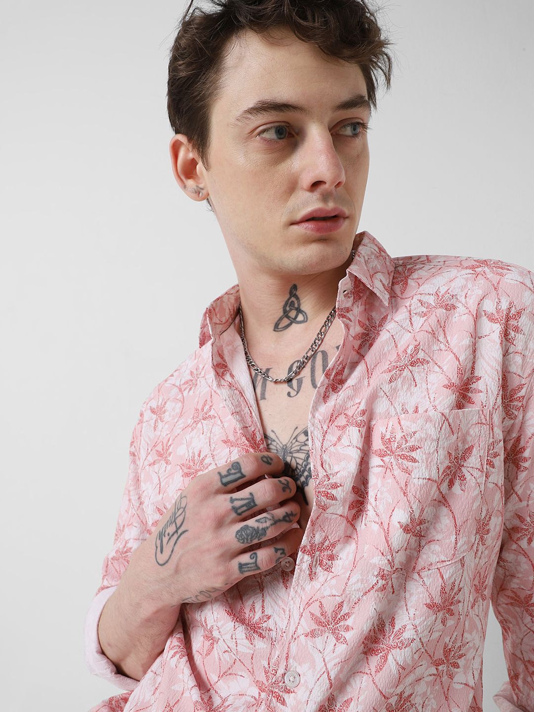 VASTRADO Classic Floral Printed Spread Collar Creased  Shirt