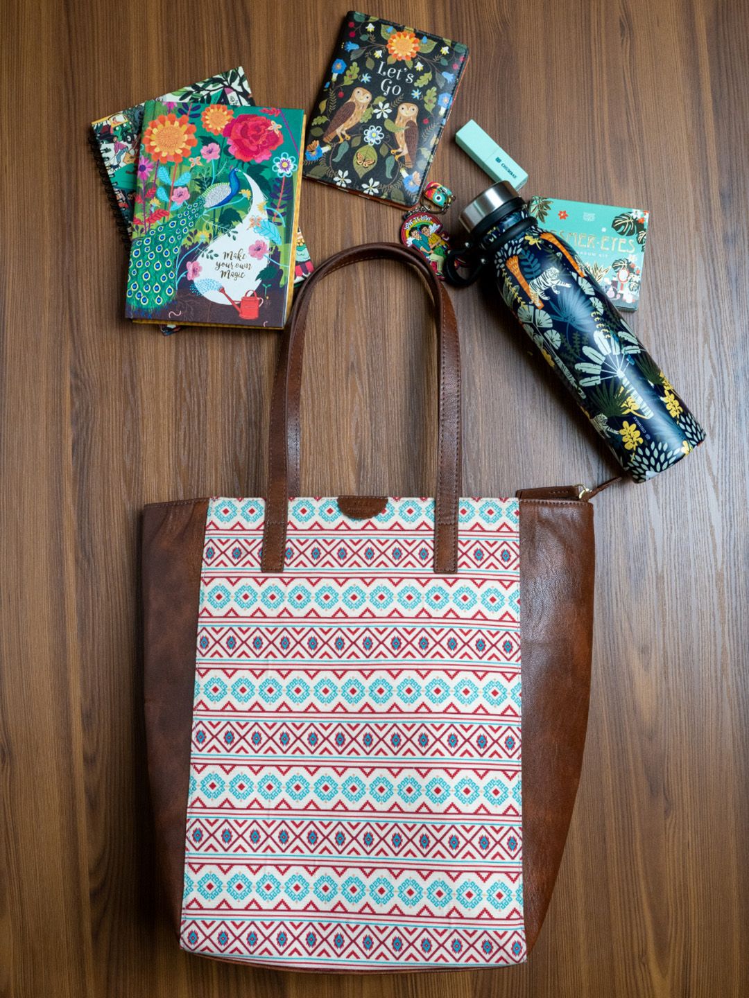 TEAL BY CHUMBAK Women Printed Canvas Tote Bag