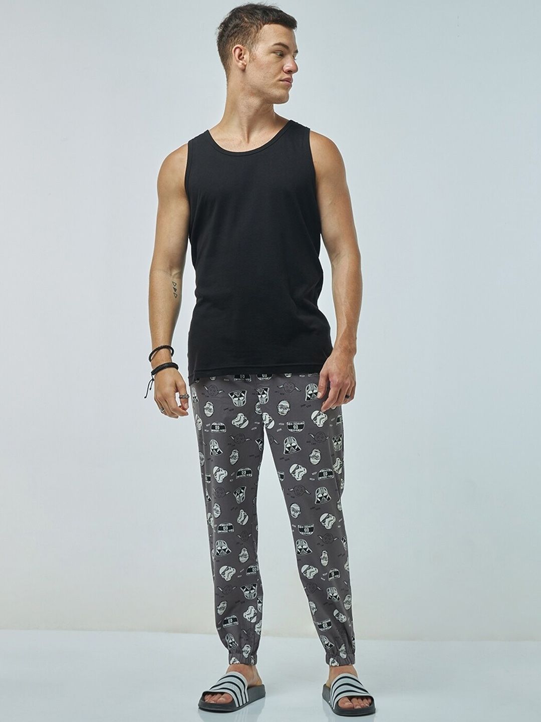 Bewakoof Grey Men Printed Pure Cotton Joggers