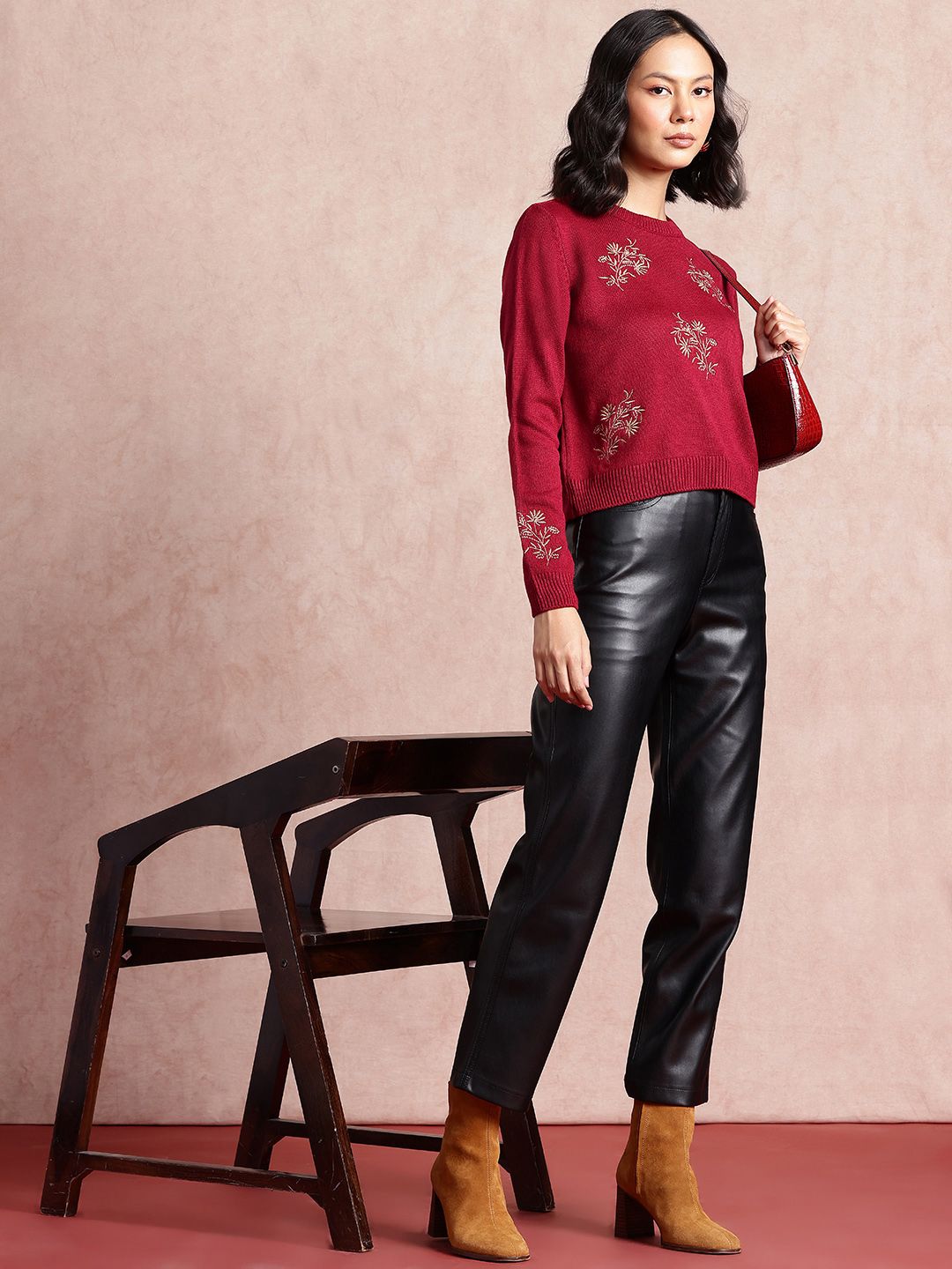 all about you Embroidered Acrylic Crop Pullover