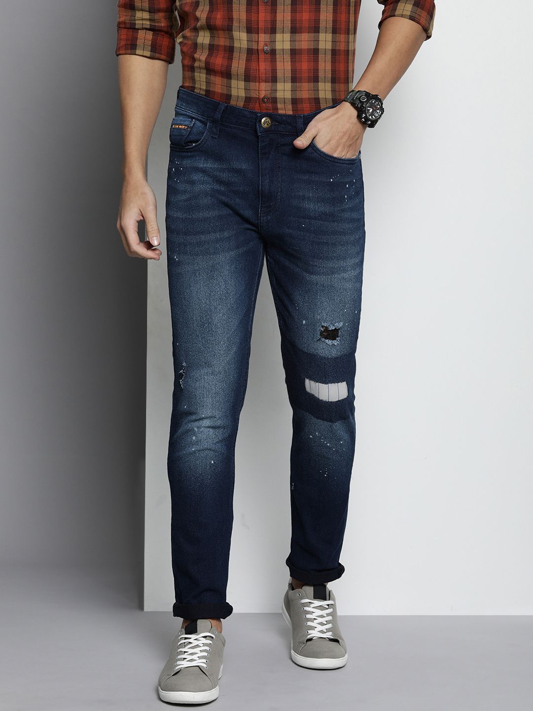 The Indian Garage Co Men Blue Slim Fit Low Distress Light Fade Stretchable Jeans