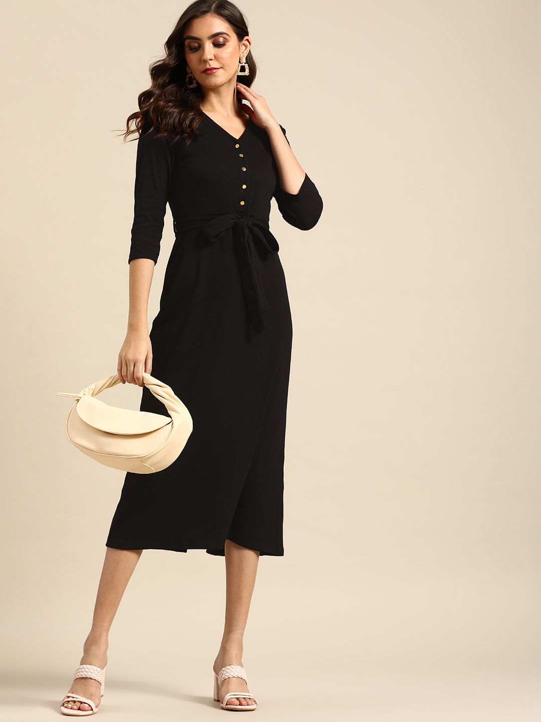 all about you Women Black Solid Sheath Dress
