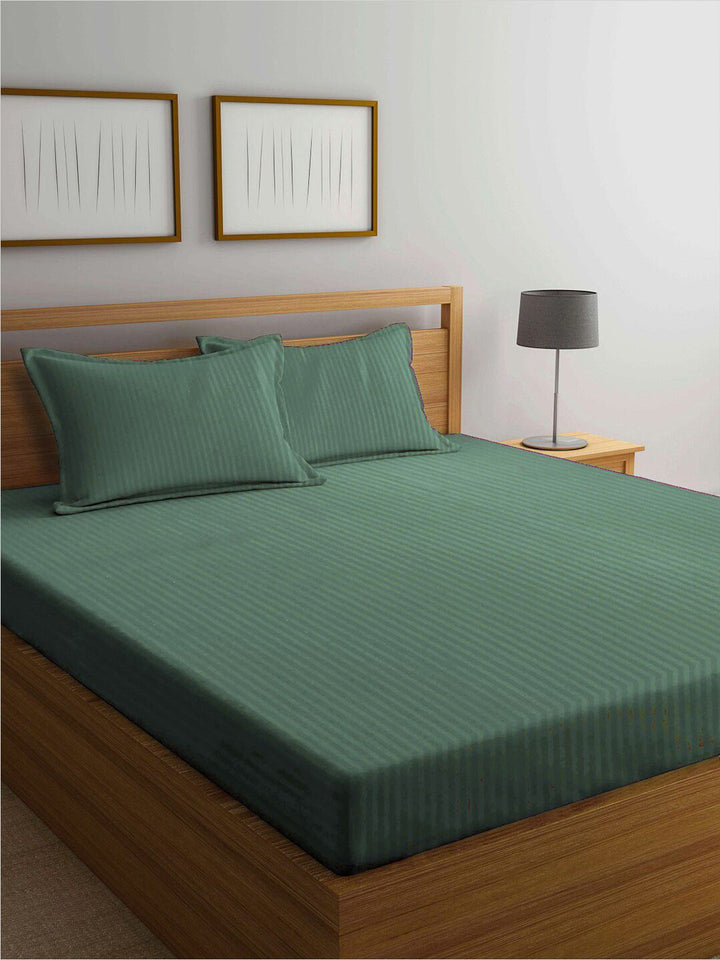 KLOTTHE Green Striped Cotton 300 TC King Fine Bedsheet with 2 Pillow Covers-98 x 87 inches