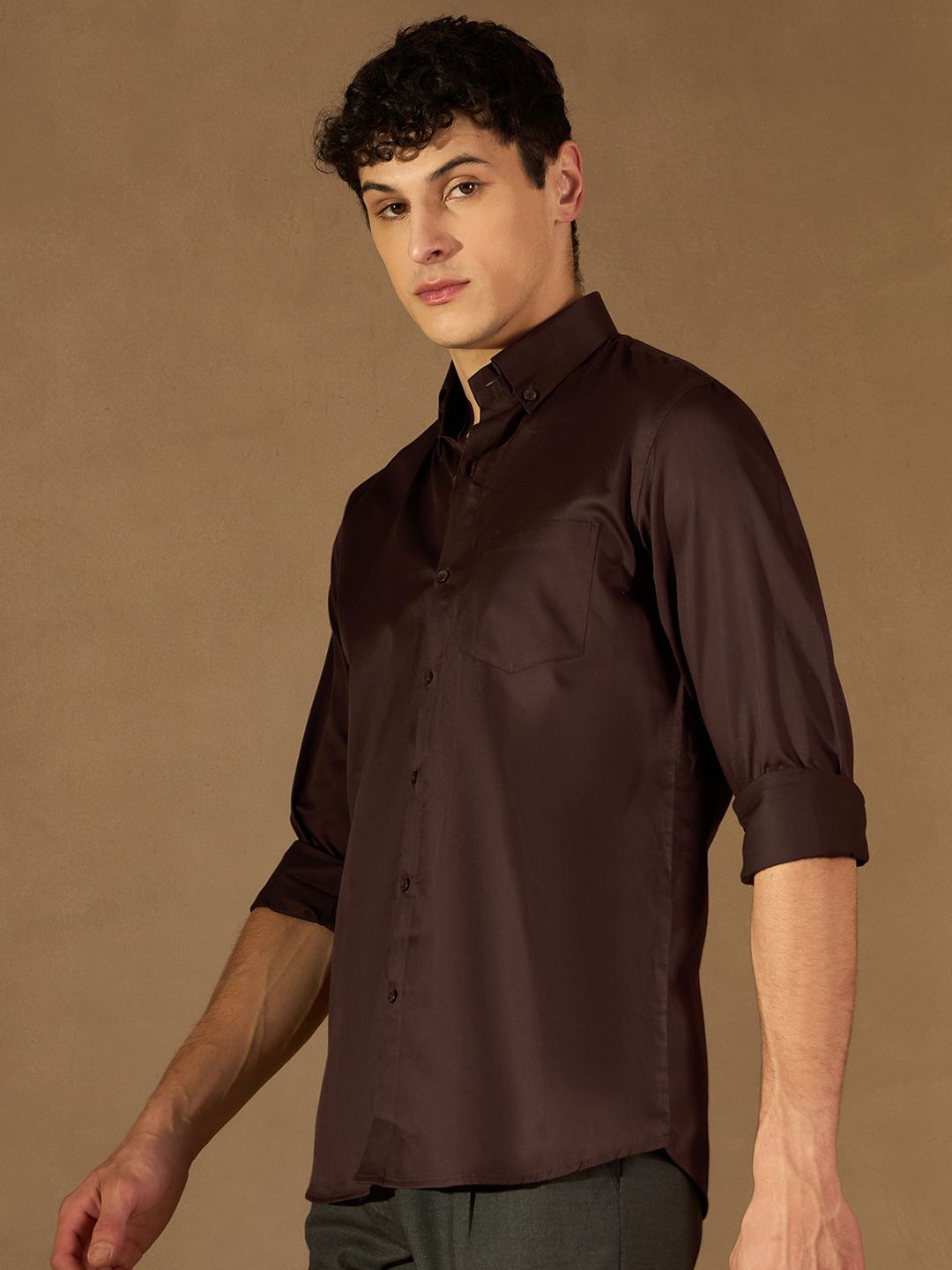 DENNISON Men Coffee Brown Comfort Regular Fit Solid Formal Shirt