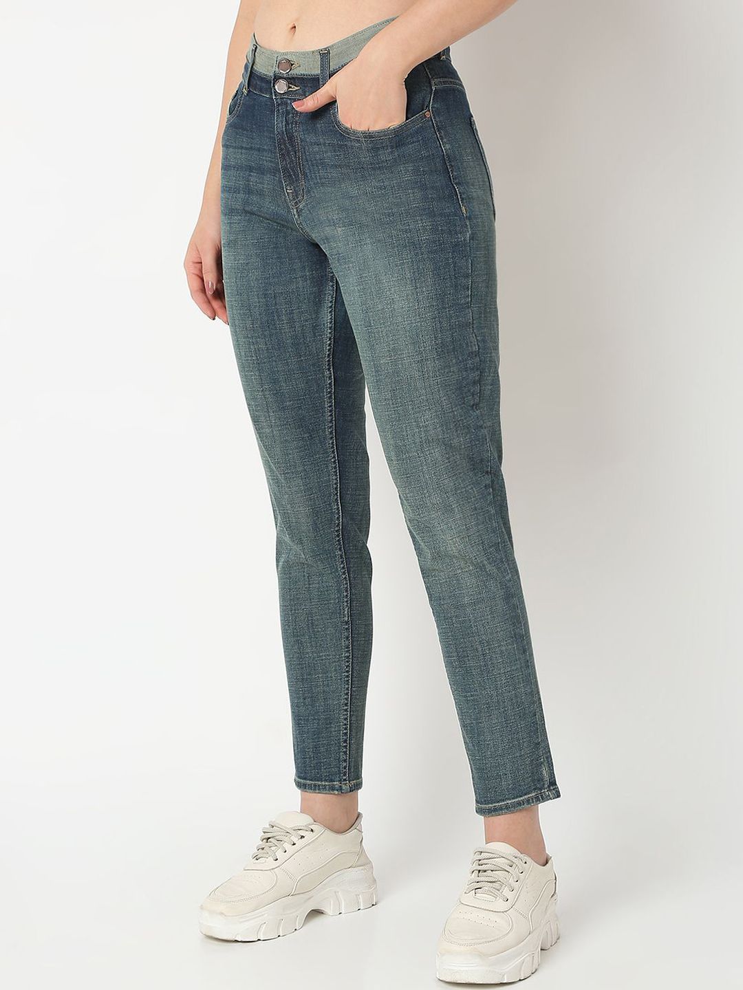 SPYKAR Women Slim Fit Mid-Rise Light Fade Jeans