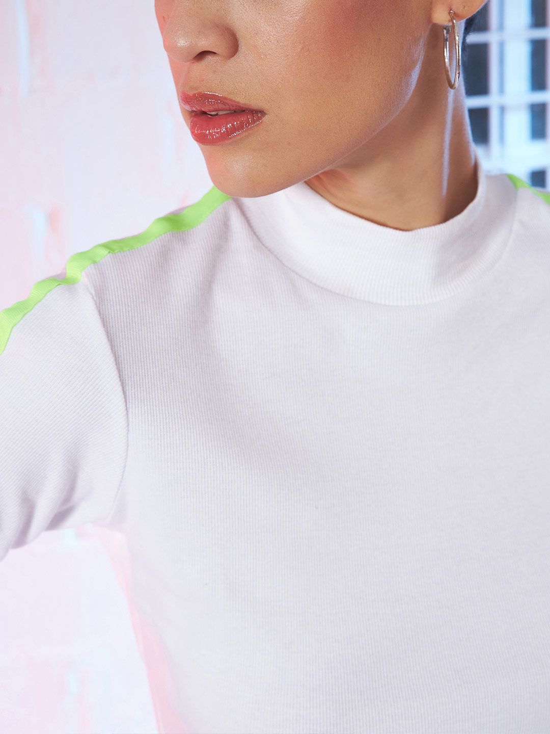 SASSAFRAS White High-Neck Solid High Neck T-shirt