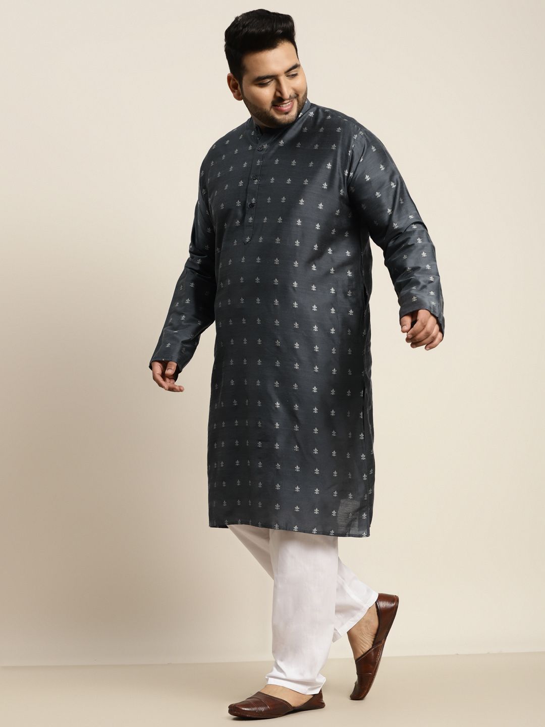 SOJANYA PLUS Lelaki Charcoal Grey & Silver Jacquard Silk Woven Design Kurta Lurus