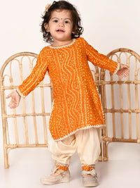 VASTRAMAY Girls Bandhani Printed Round Neck Regular Gotta Patti Kurta With Salwar