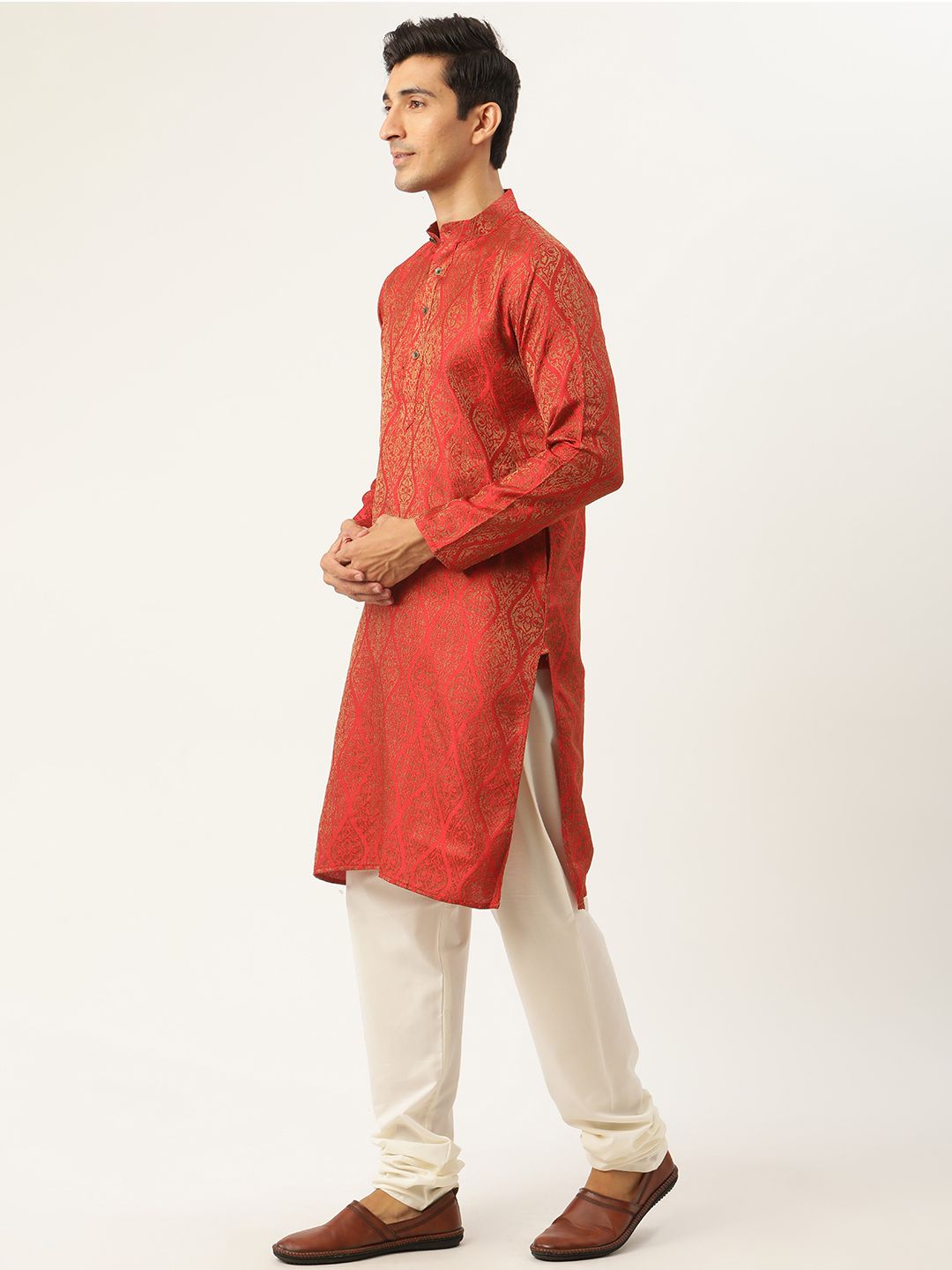 SOJANYA Lelaki Motif Etnik Merah Kurta Sutera Jacquard dengan Jaket Churidar & Nehru