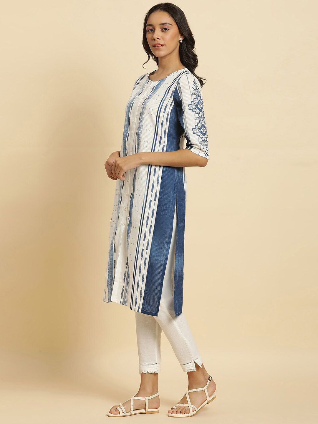 W Geometric Printed Round Neck Straight Pure Cotton Kurta
