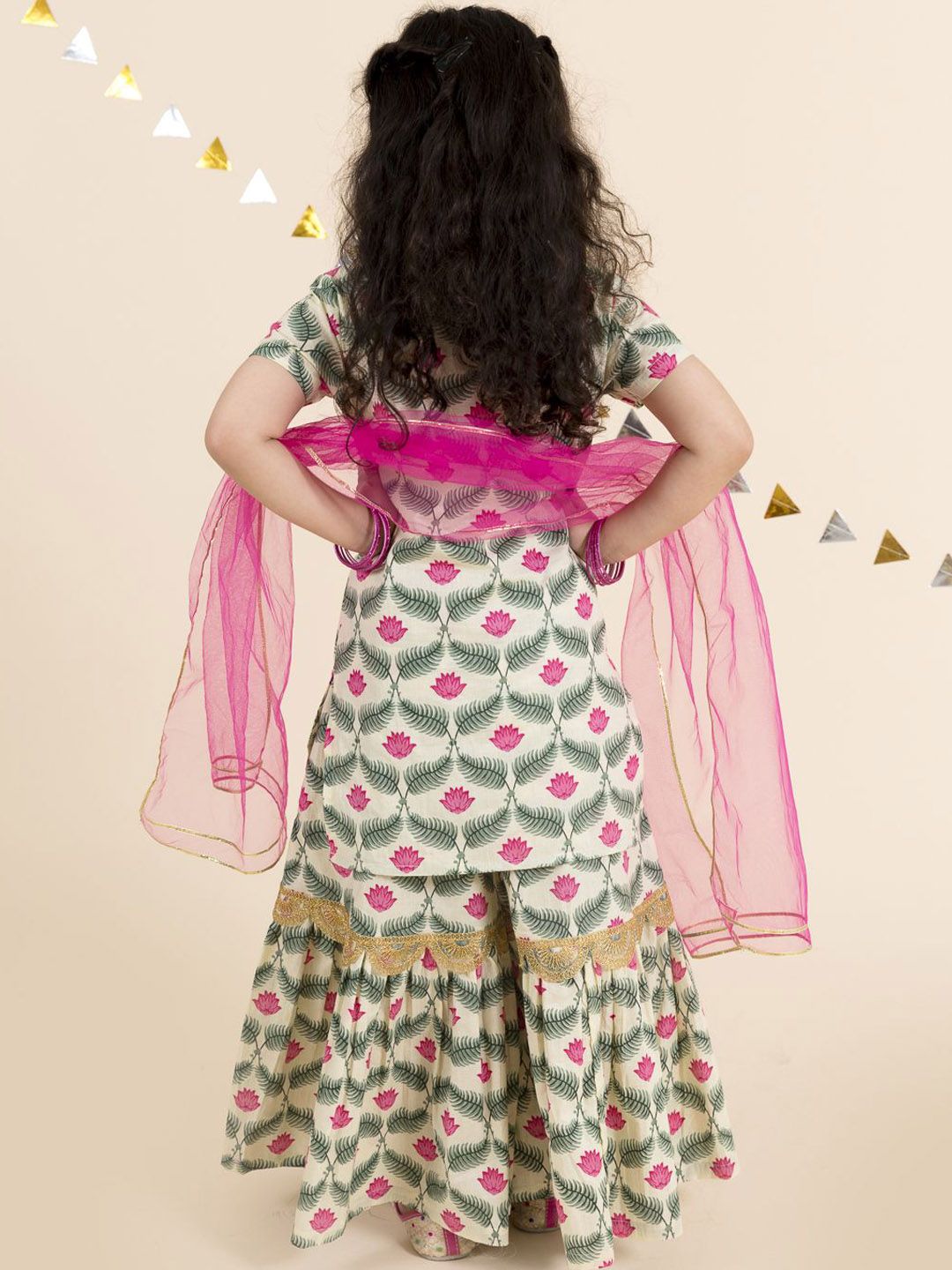pspeaches Girls Floral Printed Pure Cotton Straight Kurta With Sharara & Dupatta