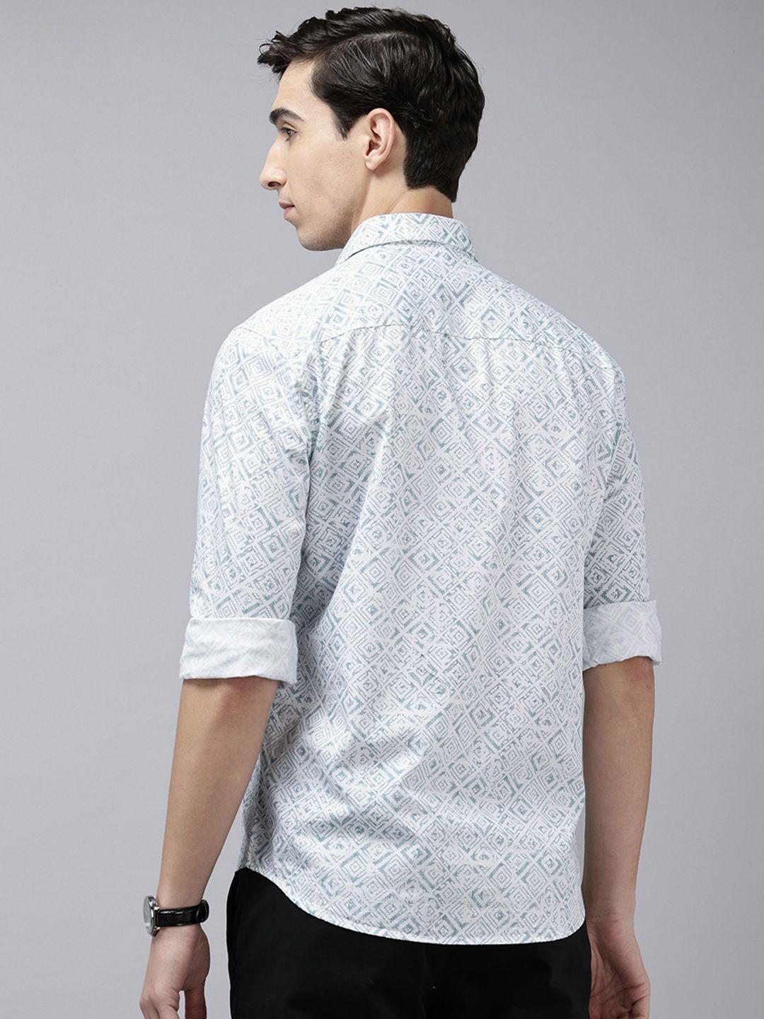 Park Avenue Pure Cotton Slim Fit Geometric Printed Casual Shirt