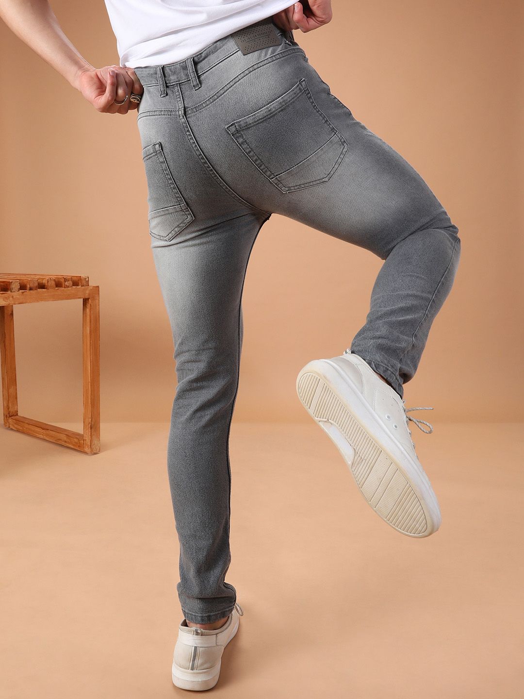 The Indian Garage Co Men Grey Slim Fit Mid-Rise Clean Look Jeans