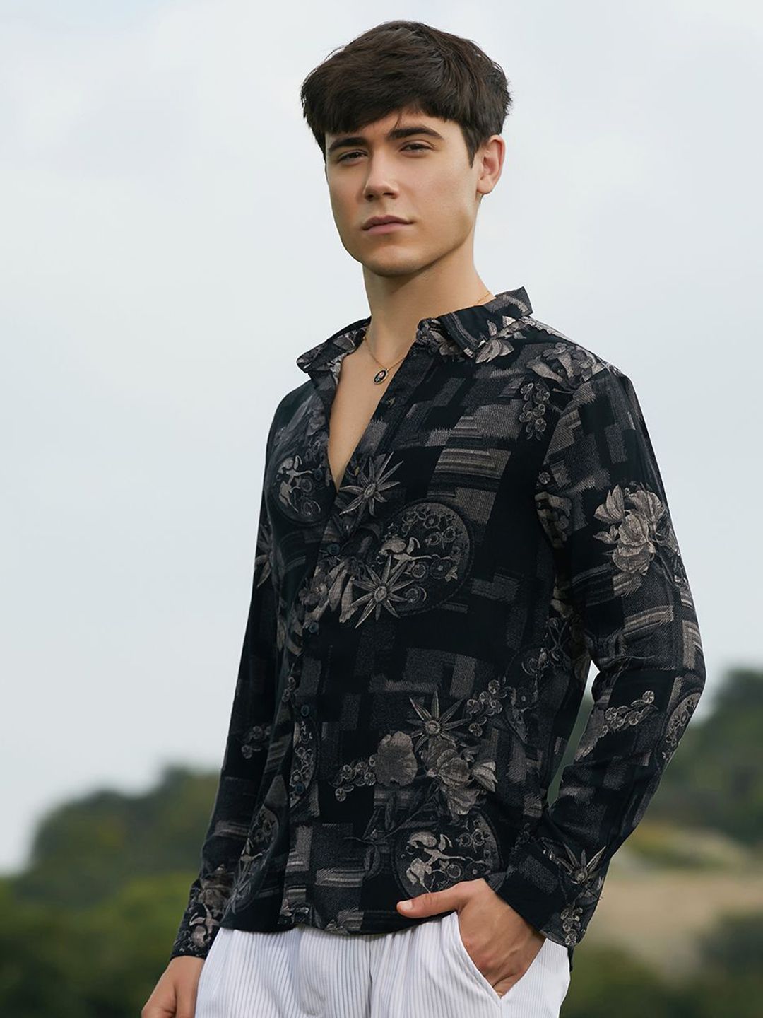 Campus Sutra Men Relaxed Fit Spread Collar Floral Printed Cotton Casual Shirt