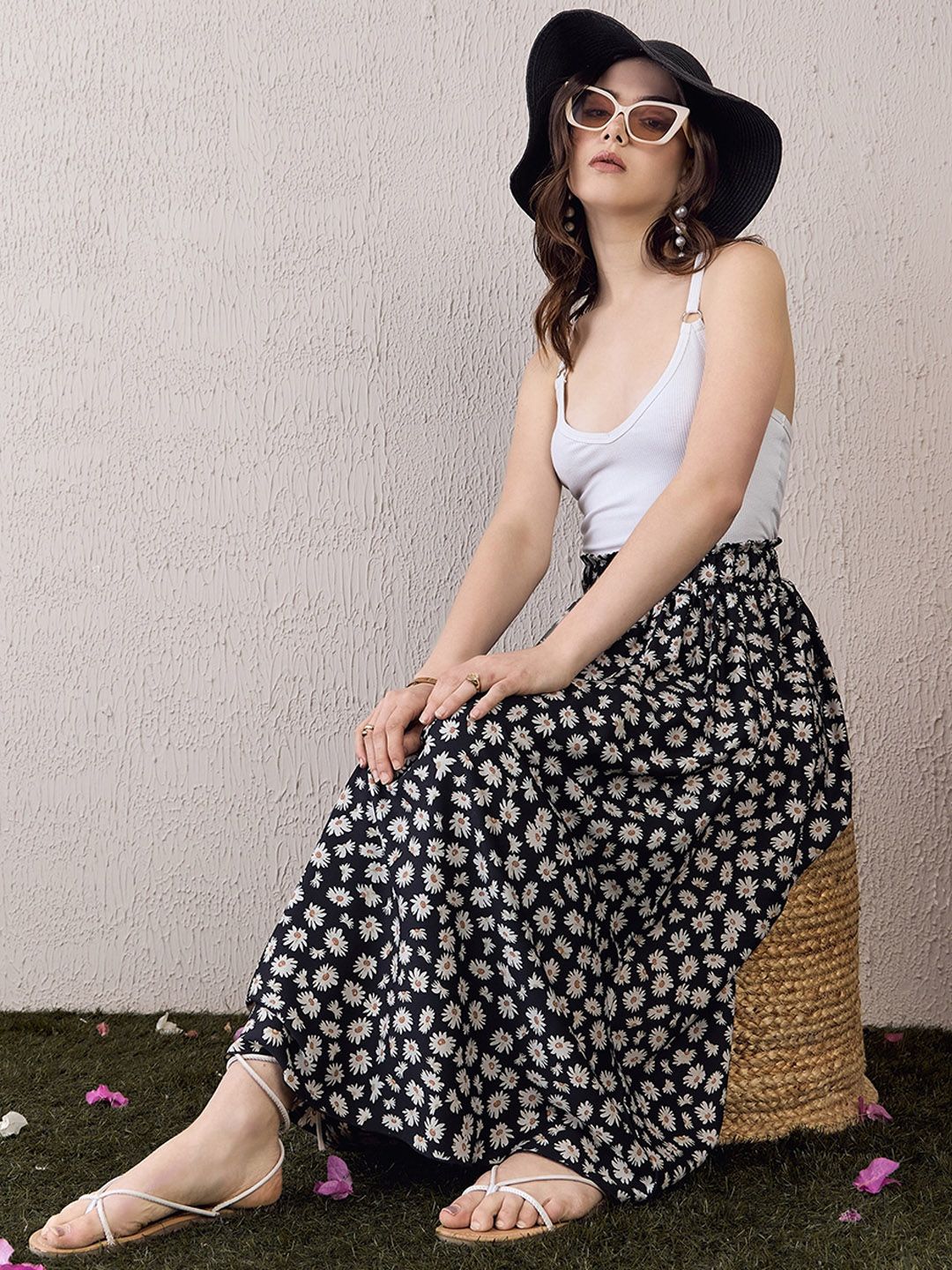 Berrylush Black Floral Printed High Rise Flared Midi Skirt
