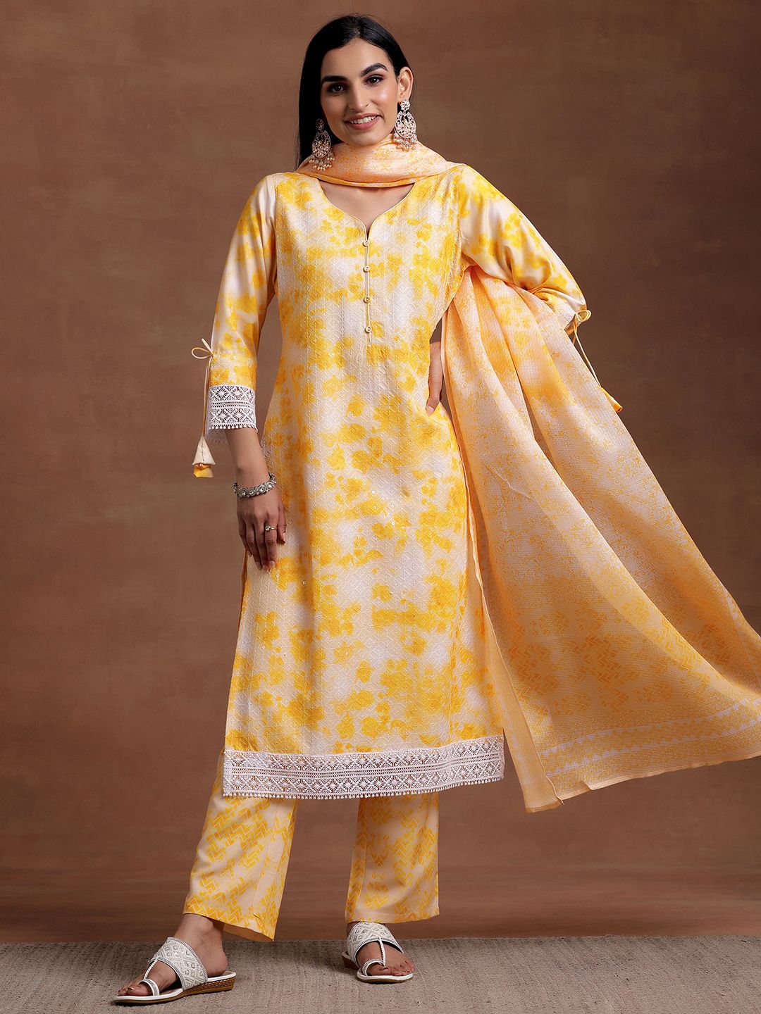 Libas Notched Neck Geometric Embroidered Straight Kurta with Palazzo & Dupatta