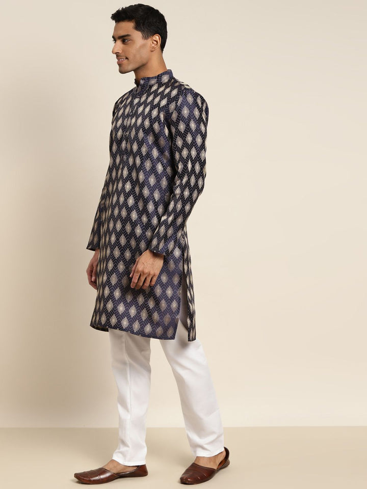 SOJANYA Men Black & Gold-Toned Ethnic Motifs Jacquard Kurta