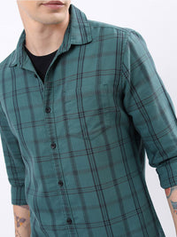 HIGHLANDER Green & Black Tartan Checks Slim Fit Casual Shirt