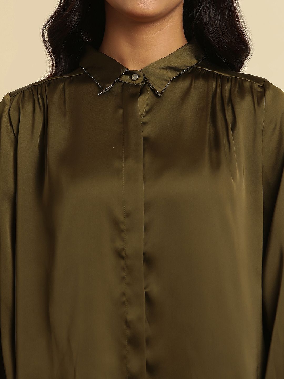 W Spread Collar Satin Shirt