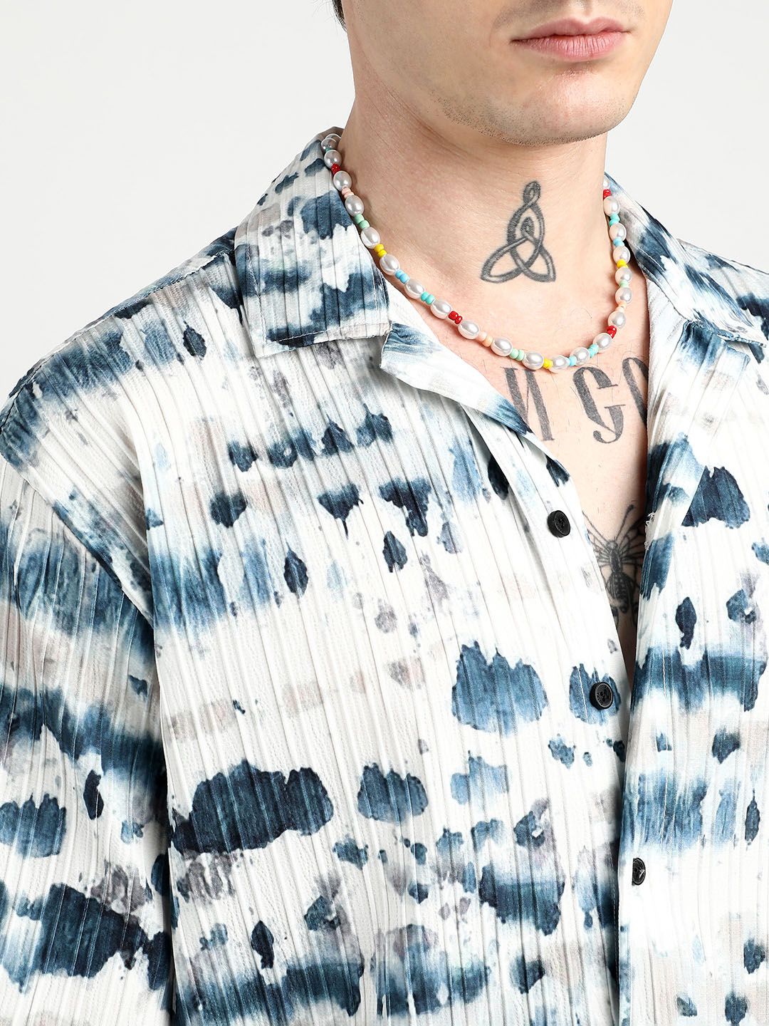 Campus Sutra Men Comfort Cuban Collar Water Strokes Printed Oversized Casual Shirt
