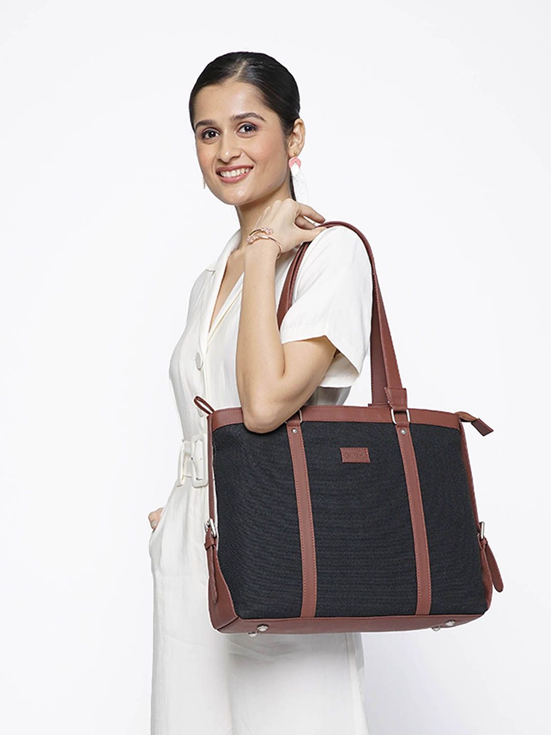 ZOUK Black Solid Vegan Leather Sustainable Laptop Bag