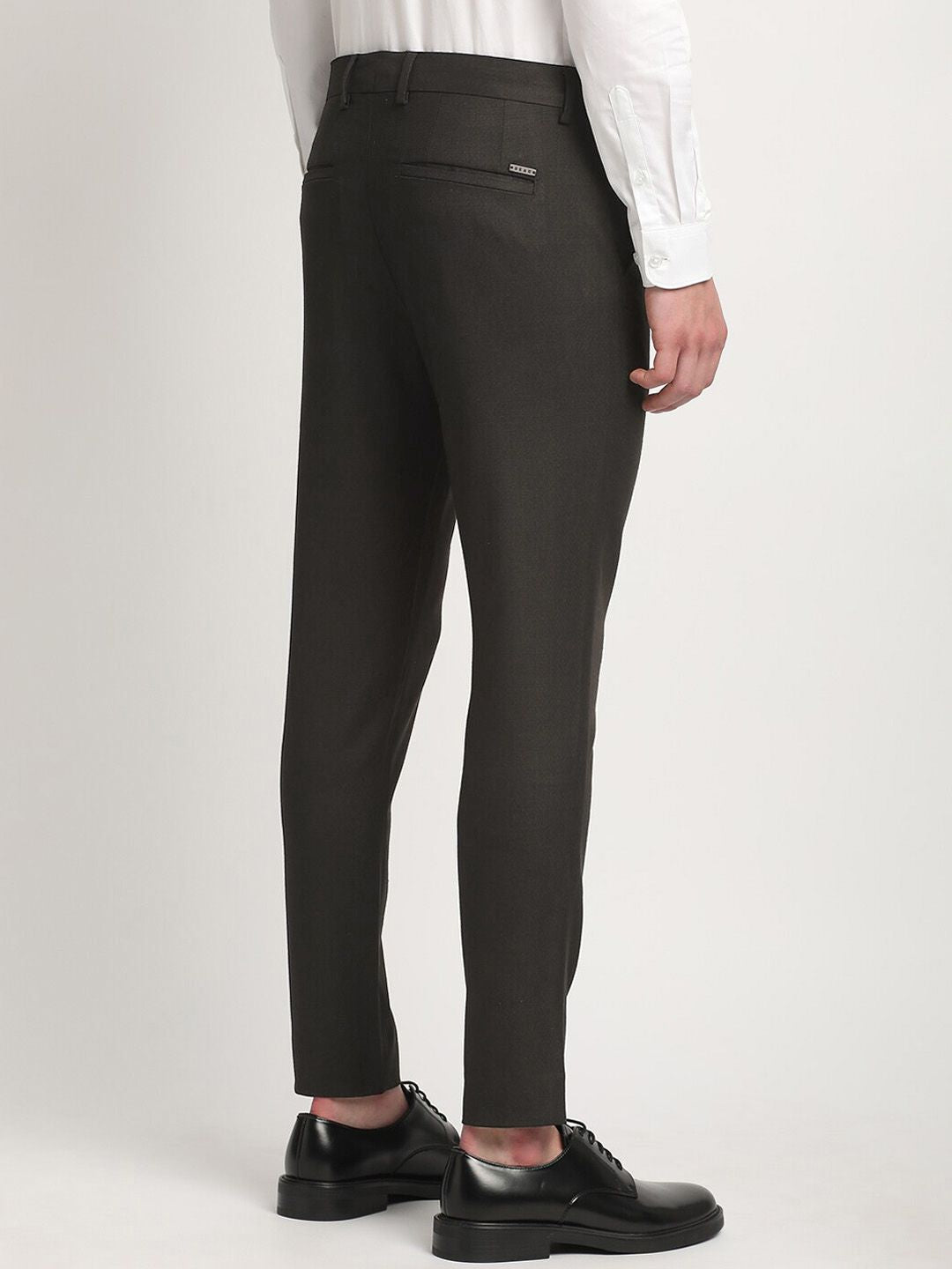 THE BEAR HOUSE Men Solid Tapered Fit Mid-Rise Formal Trousers