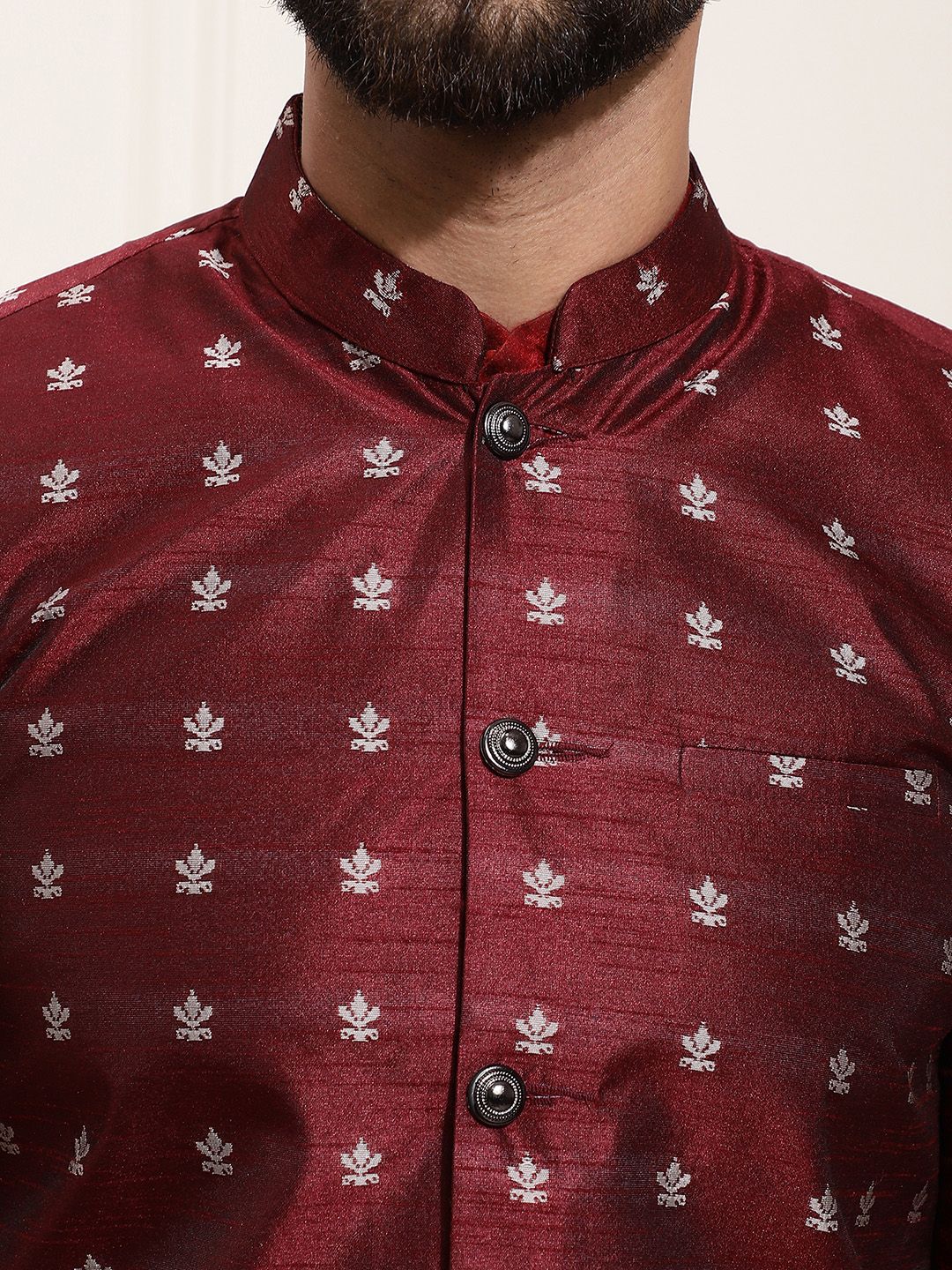 SOJANYA Men Maroon Solid Kurta Set With Printed Jacket