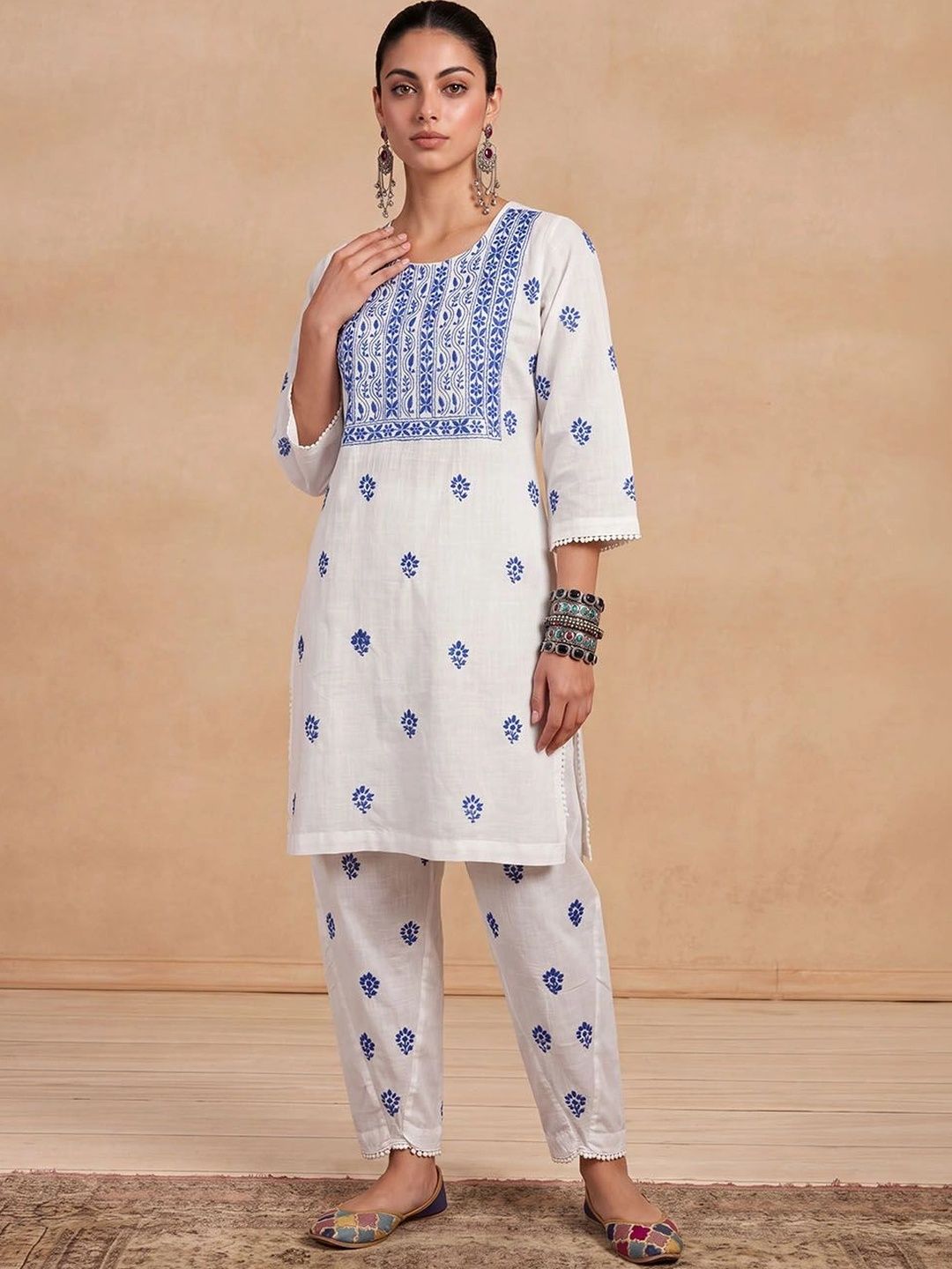 Rumah Wanita Chikankari Motif Etnik Bersulam Benang Biasa Kurta Kerja dengan Seluar
