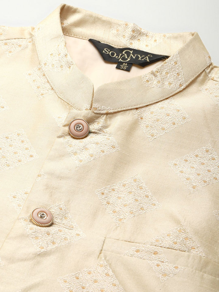 SOJANYA Men Solid Kurta with Churidar