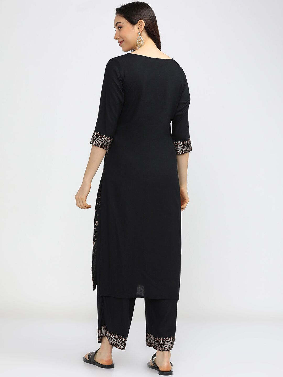 Vishudh Women Black & Gold-Coloured Ethnic Motifs Printed Kurta with Trousers