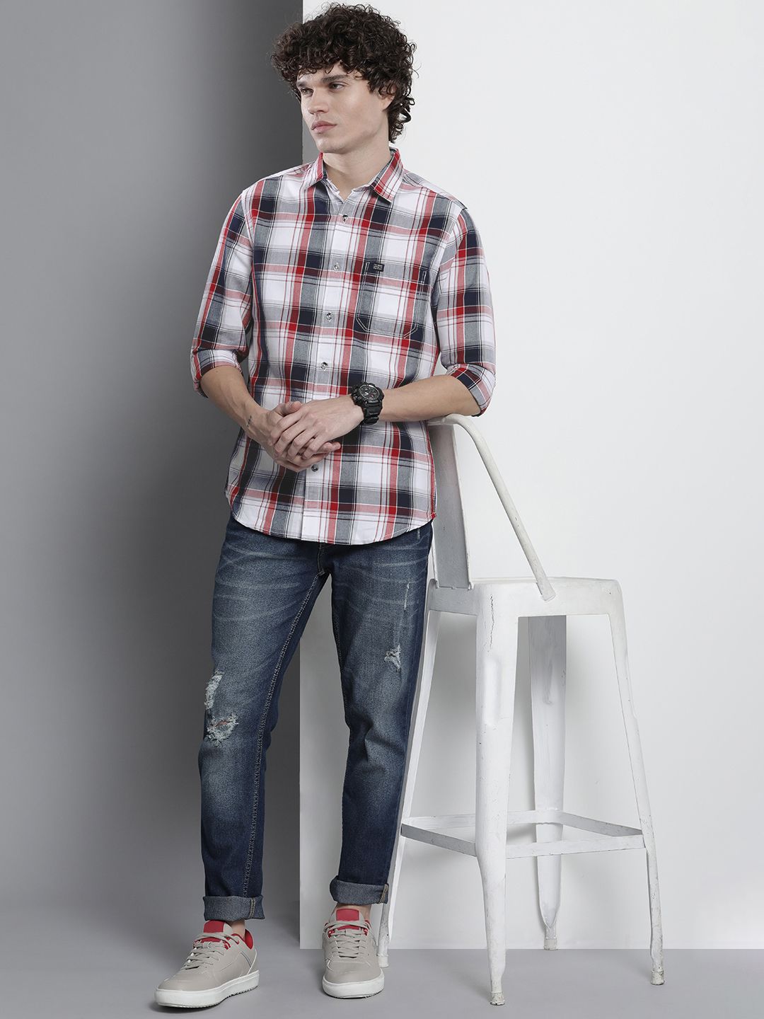 The Indian Garage Co Men Checked Casual Shirt