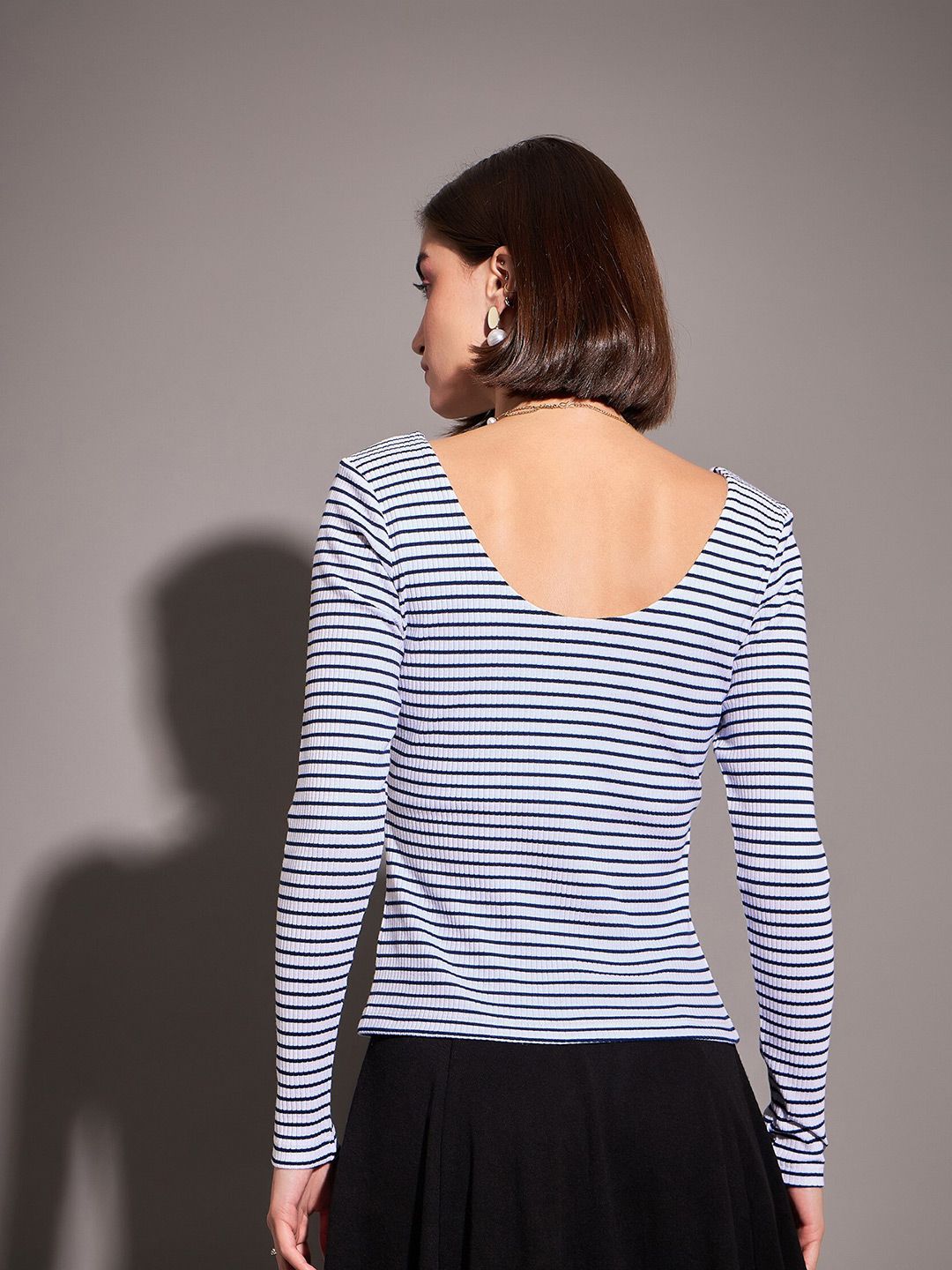 SASSAFRAS Horizontal Striped V-Neck Top