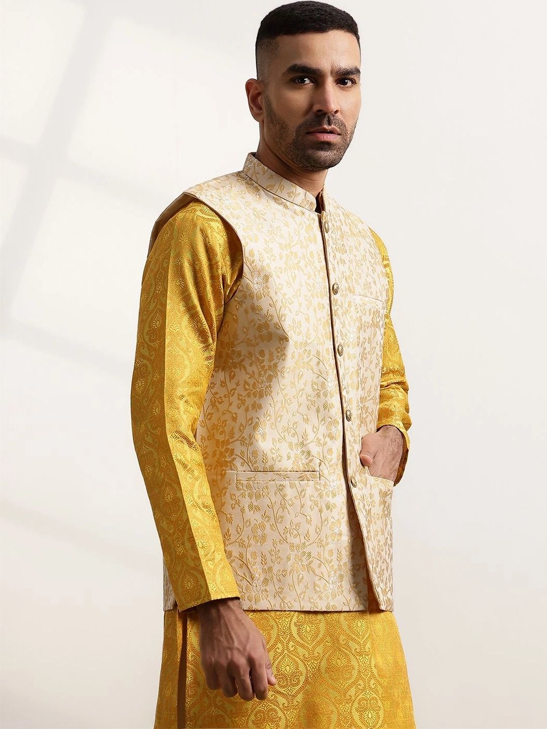 Jaket Nehru Brocade Rekaan Tenunan Anouk