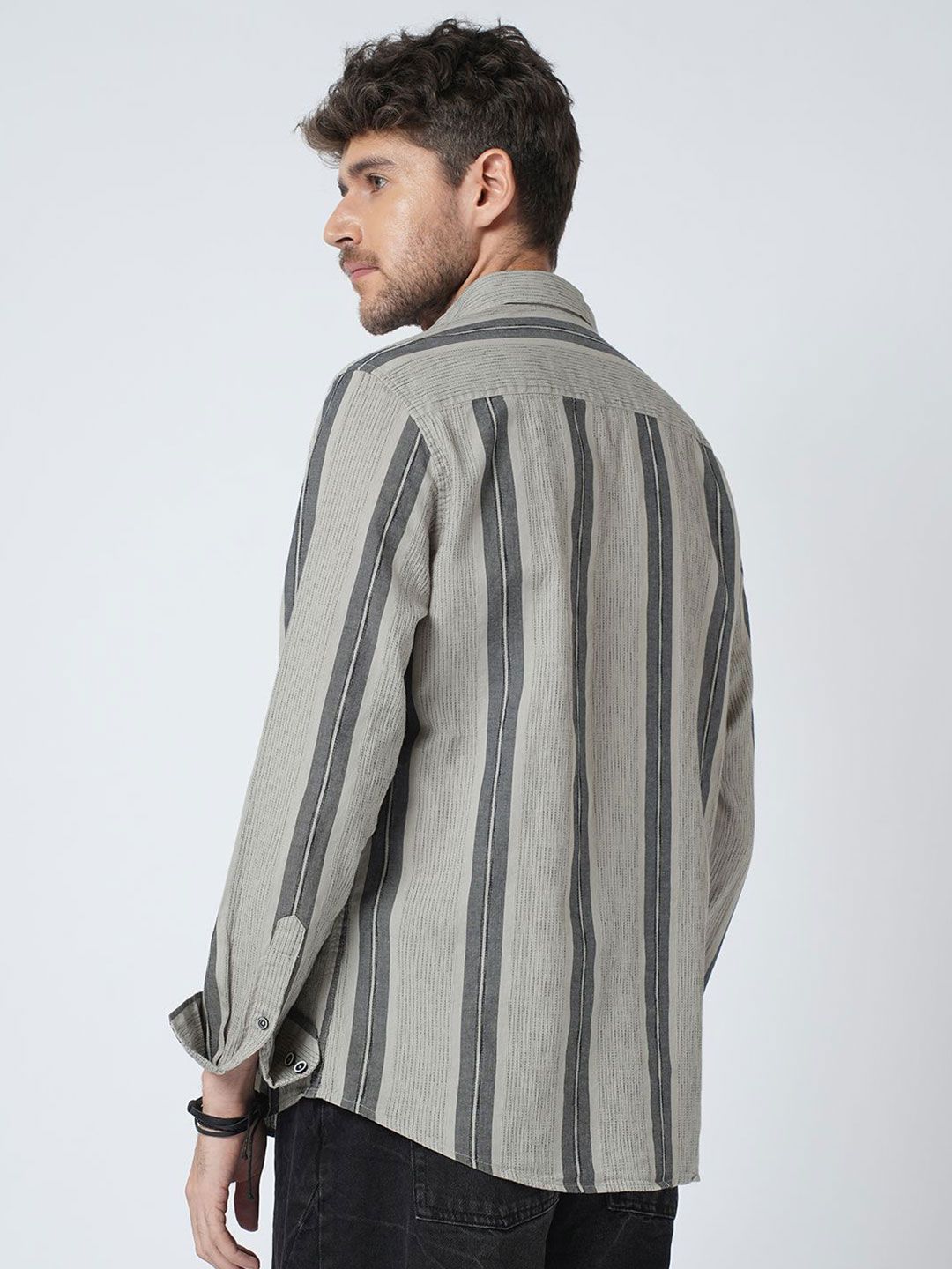 VASTRADO Men Classic Slim Fit Vertical Striped Cutaway Collar Cotton Casual Shirt