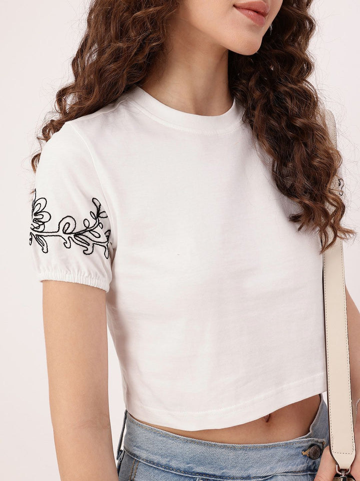 DressBerry Classic Feminine Embroidered Detail Crop Top