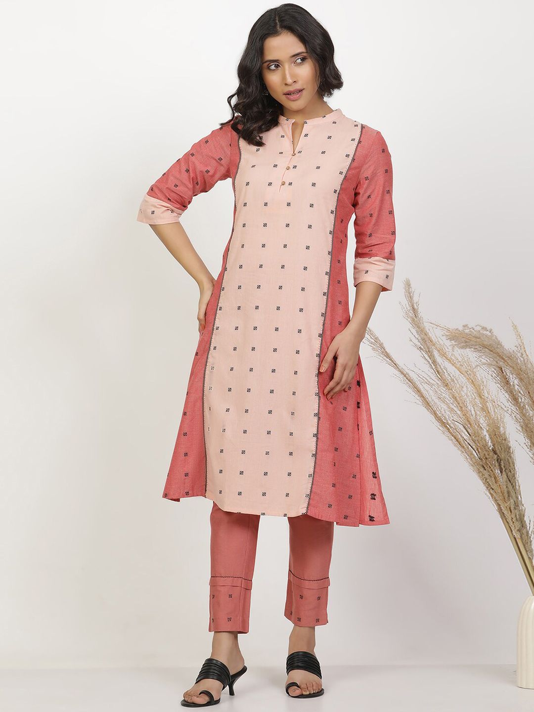 W Ethnic Motifs Embroidered Regular Thread Work Kurta with Trousers