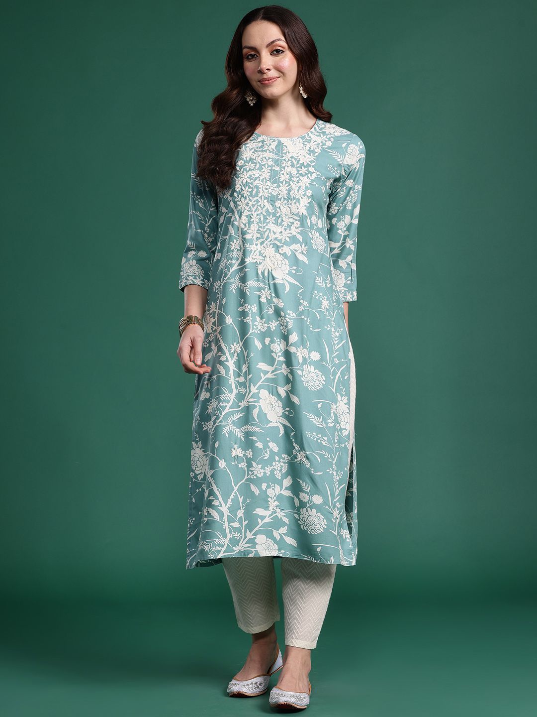 Indo Era Women Floral Embroidered Thread Work Kurta