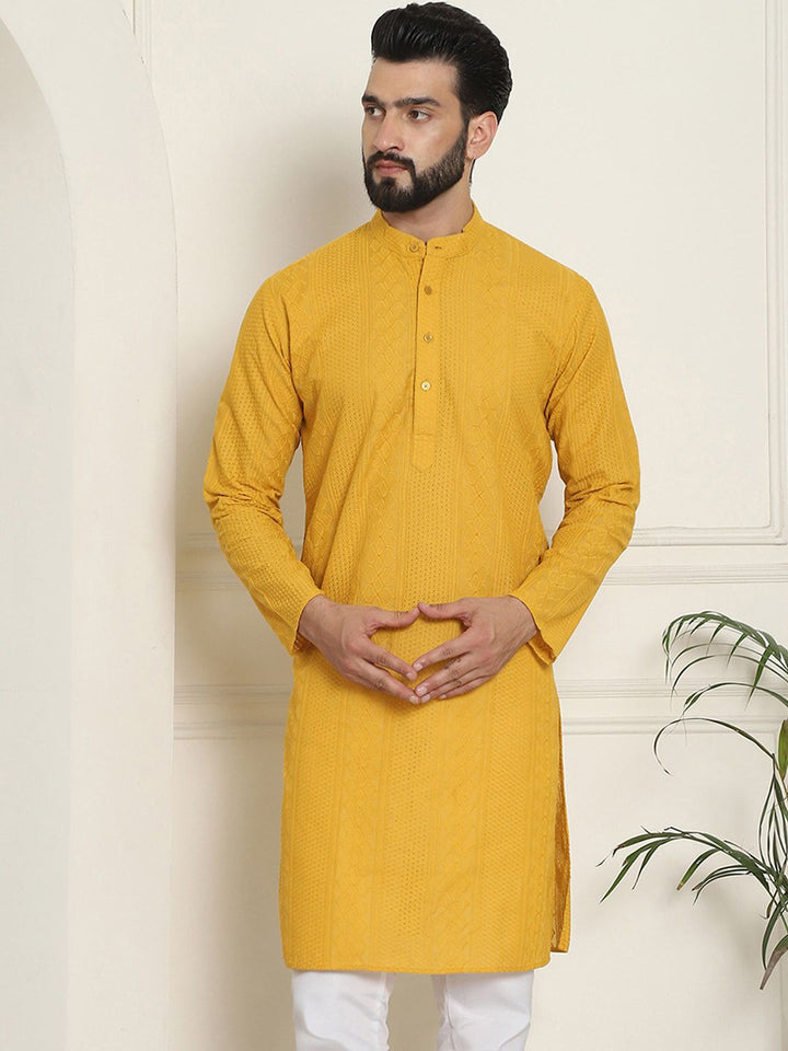 SOJANYA Geometric Embroidered Thread Work Mandarin Collar Pure Cotton Straight Kurta