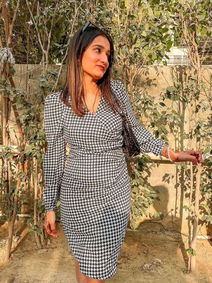 CHIC BY TOKYO TALKIES Women Stylish Black Geometric Dress