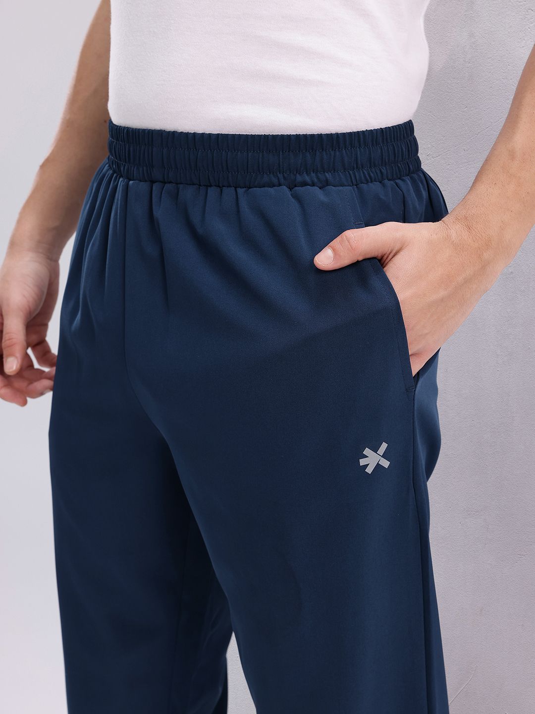 HRX by Hrithik Roshan Men Mid-Rise Regular Fit Rapid-Dry Running Joggers
