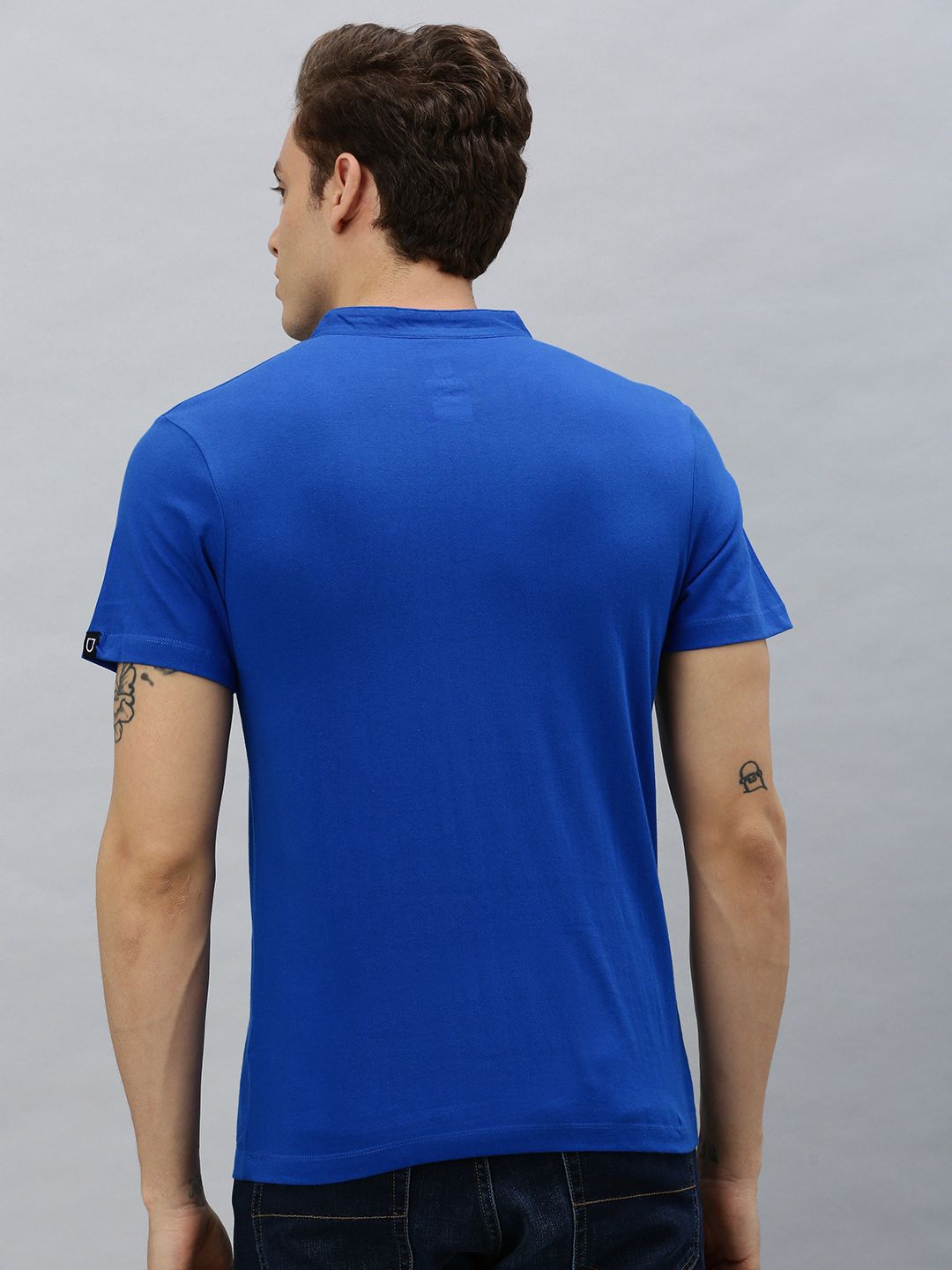 Urbano Fashion Men Blue Solid Mandarin Collar T-shirt