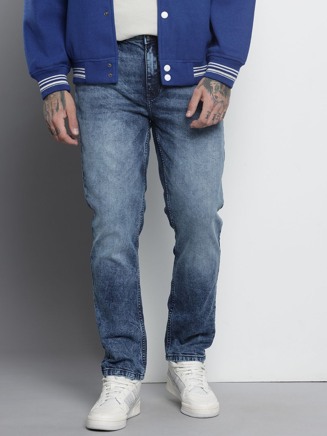 The Indian Garage Co Men Slim Fit Heavy Fade Stretchable Jeans