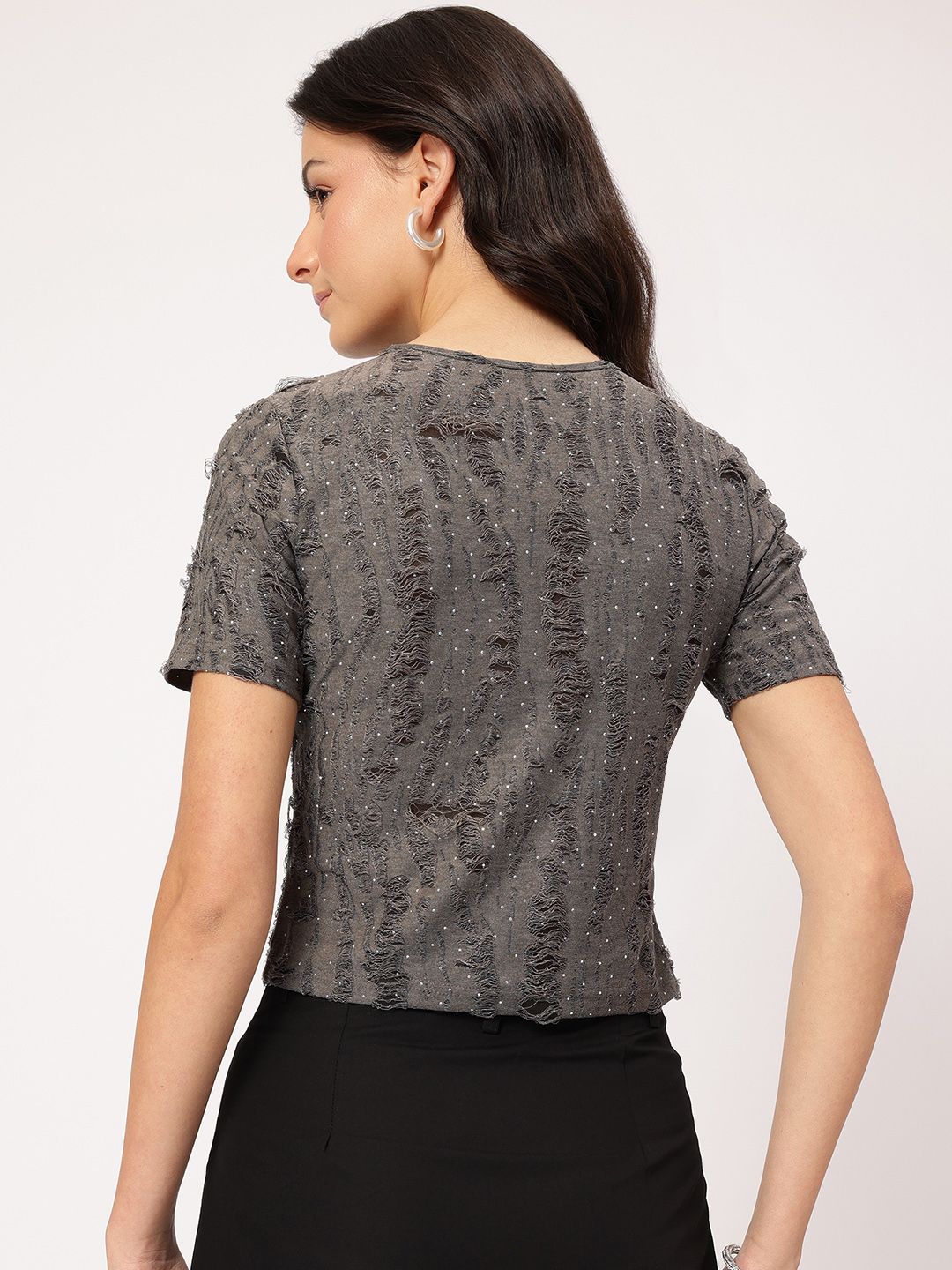 DressBerry Soft Streetwear Frayed Studded Top