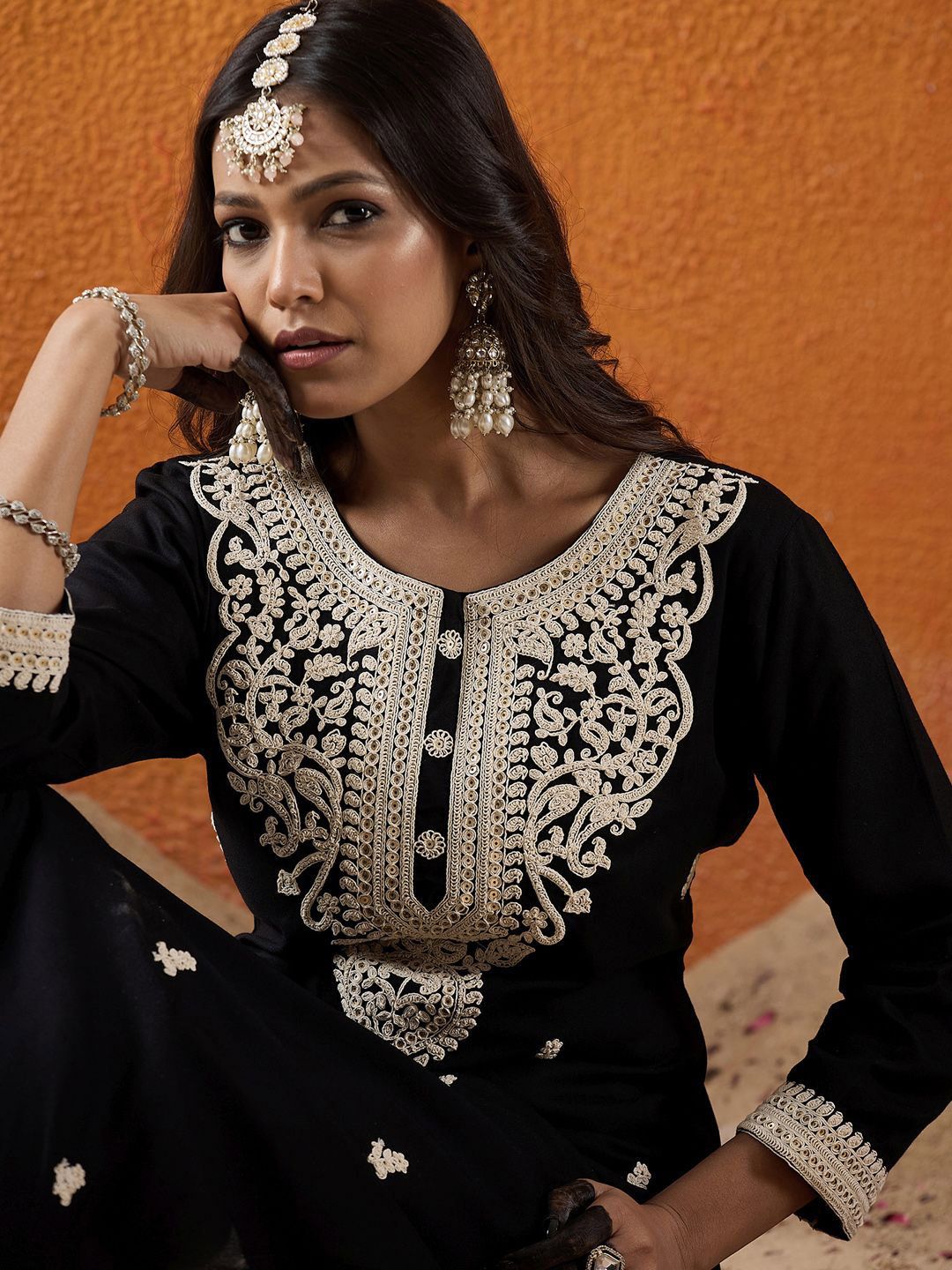 Indo Era Floral Embroidered Thread Work Straight Kurta