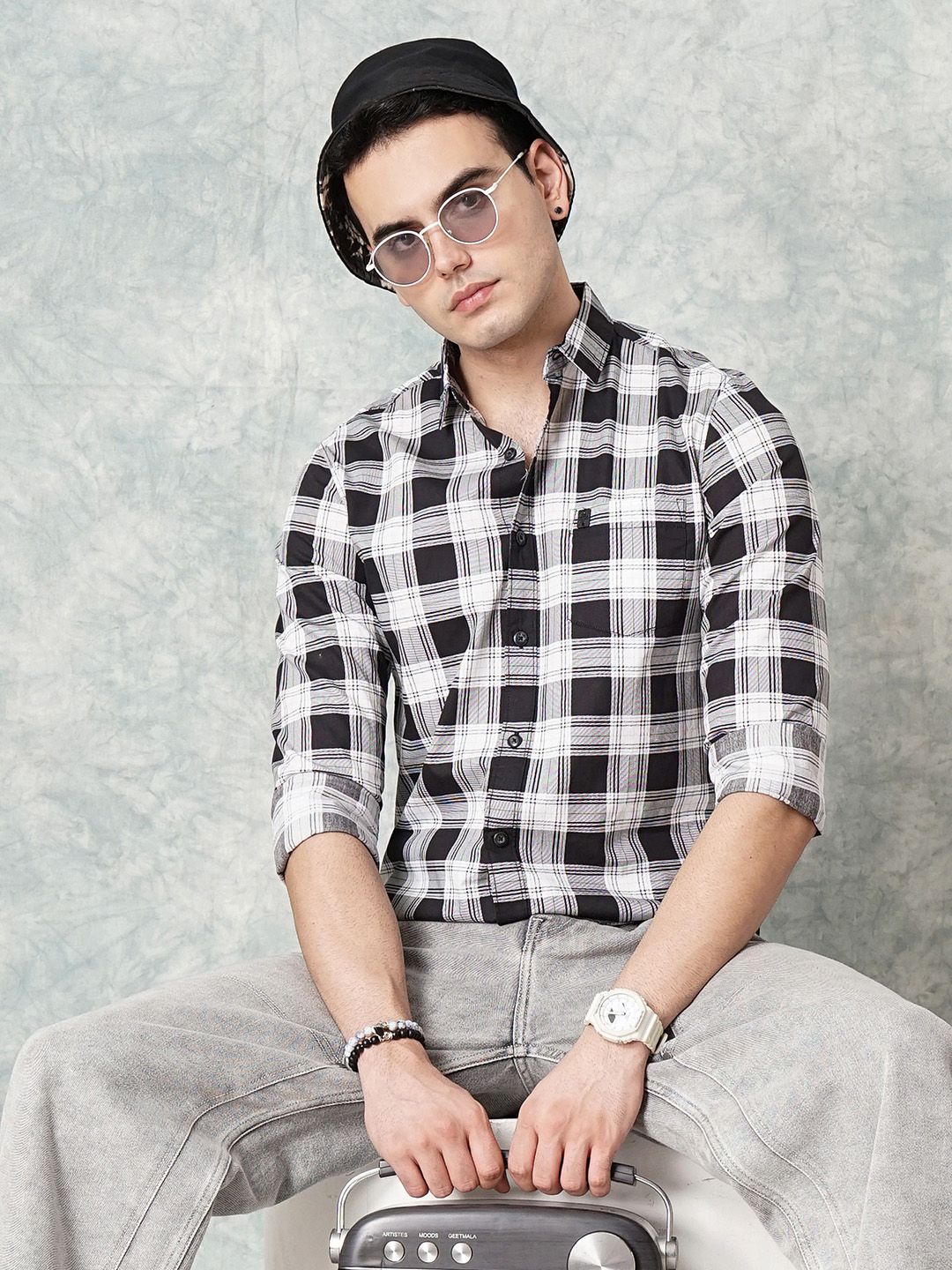 The Indian Garage Co Men Black & White Checked Cotton Casual Shirt