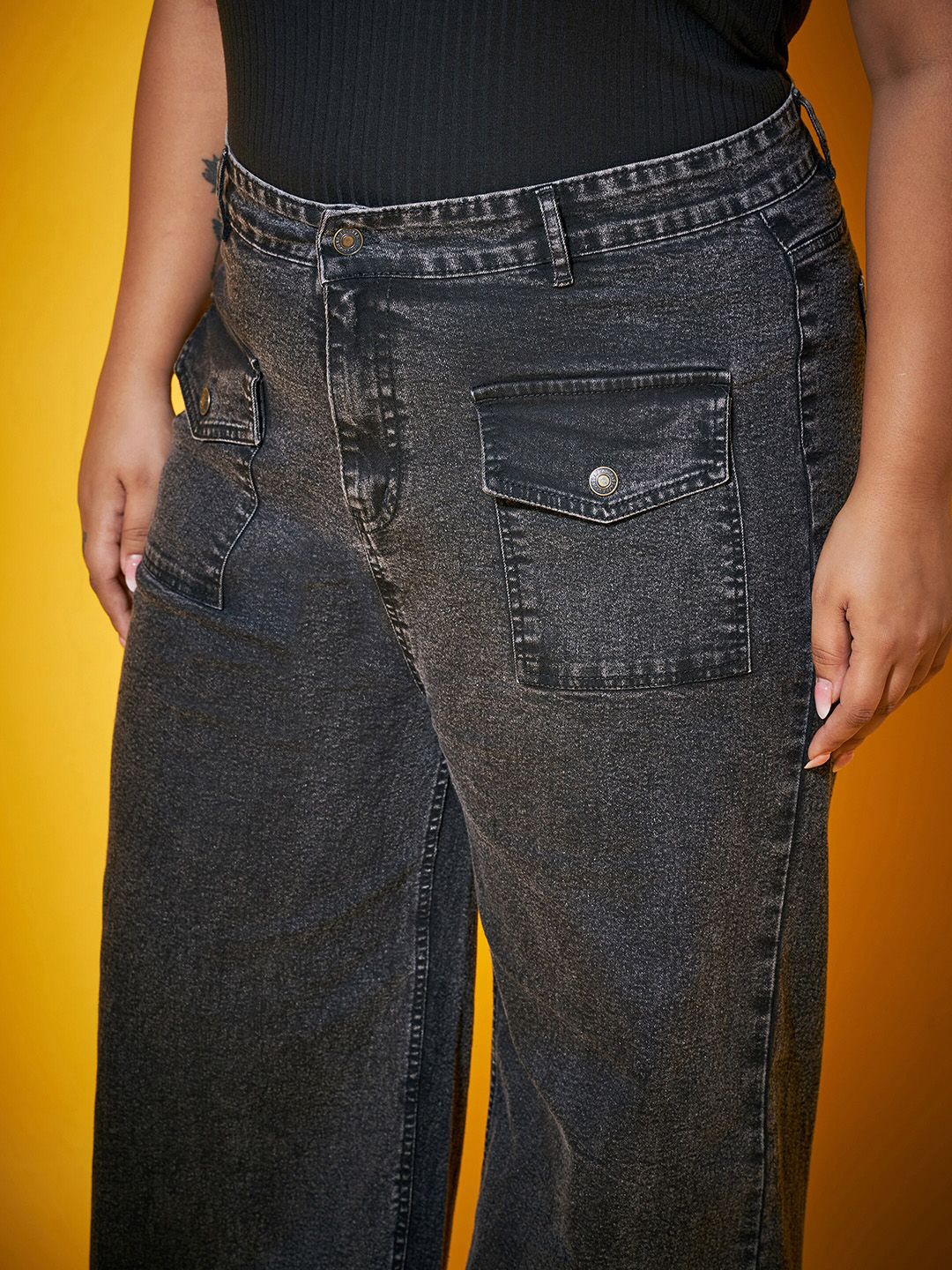 SASSAFRAS Curve Women Black Mid-Rise Comfort Straight Fit Stretchable Jeans
